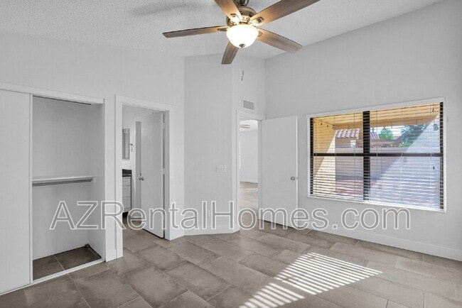 Building Photo - 3841 E Bighorn Ave