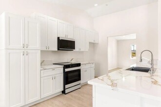 Building Photo - 21471 Reed Pl