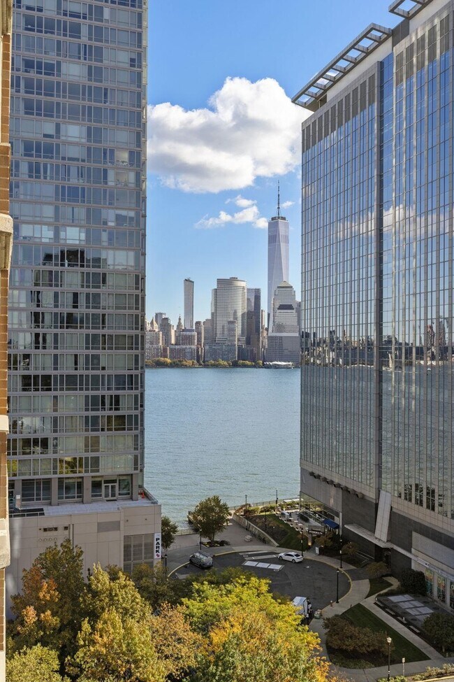 Building Photo - 20 2nd St