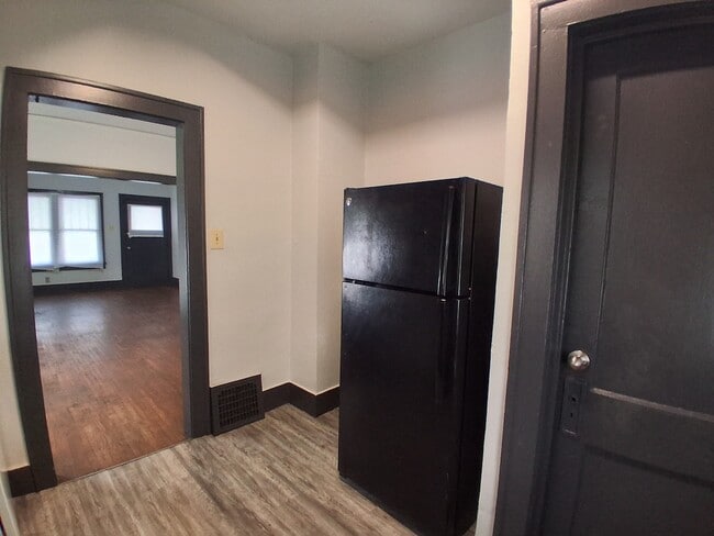 Building Photo - 9 State St N