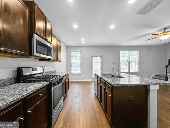 Building Photo - 5689 Grande River Rd