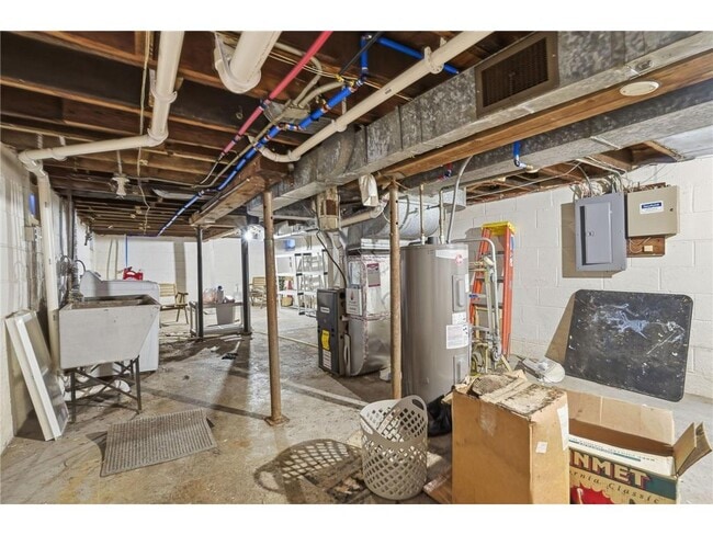 Building Photo - 3451 N Oliver Ave