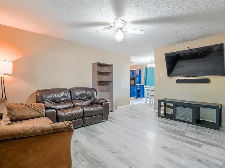 Building Photo - 2001 N McKinley Ave