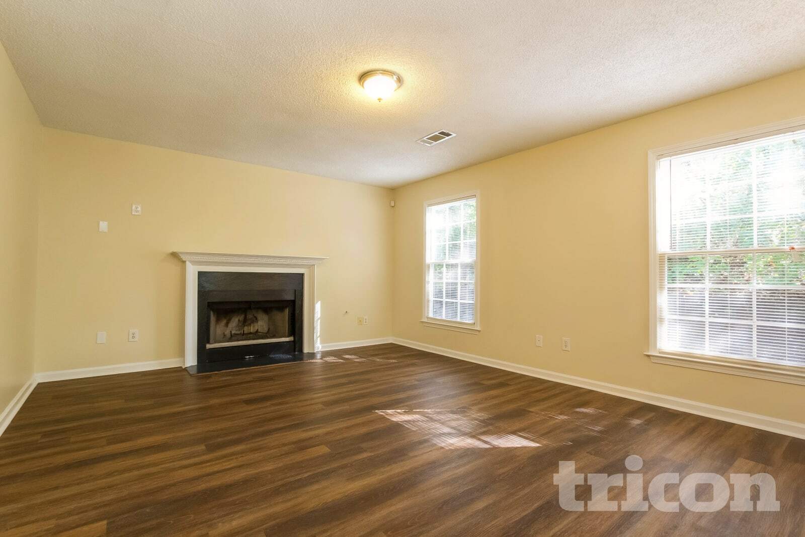 Building Photo - 4939 Clubgreen Summit