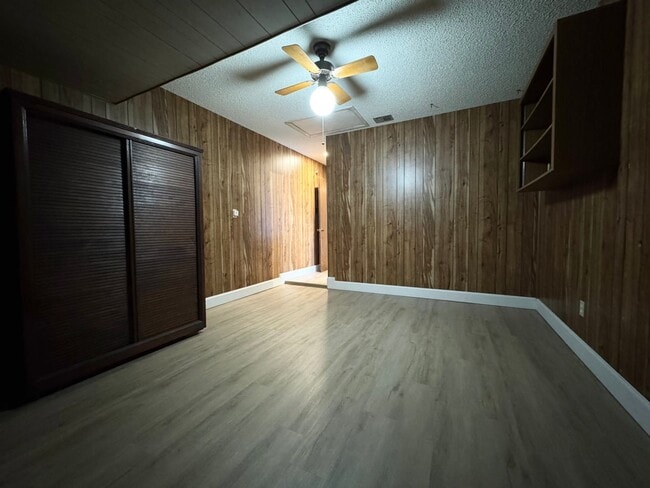 Building Photo - Newly Renovated 3/2 Home ~ Updated Kitchen ~ Fenced Yard!