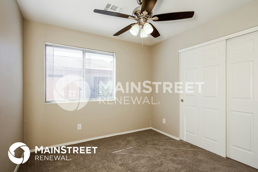 Building Photo - 8815 W Manzanita Dr