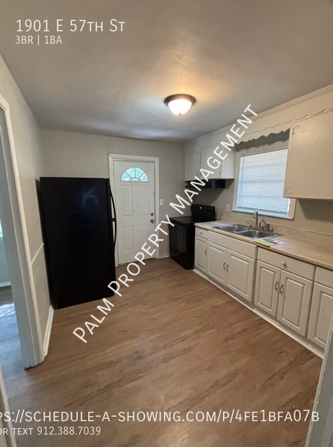 Building Photo - 1901 E 57th St