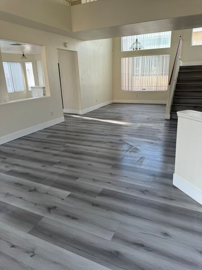 Building Photo - Freshly Renovated Three Bedroom Home-Ready...