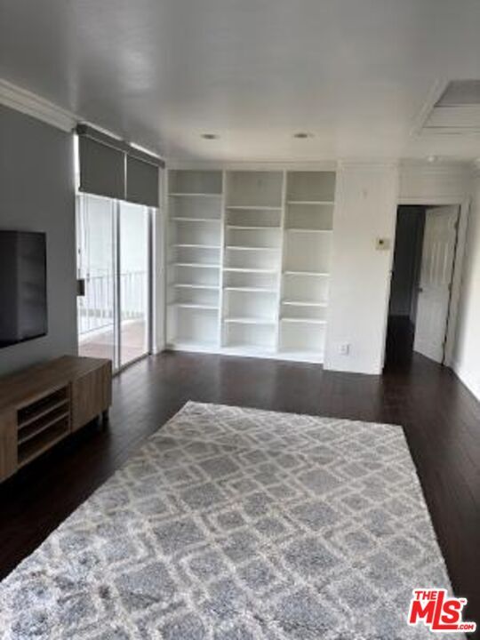 Building Photo - 100 S Doheny Dr