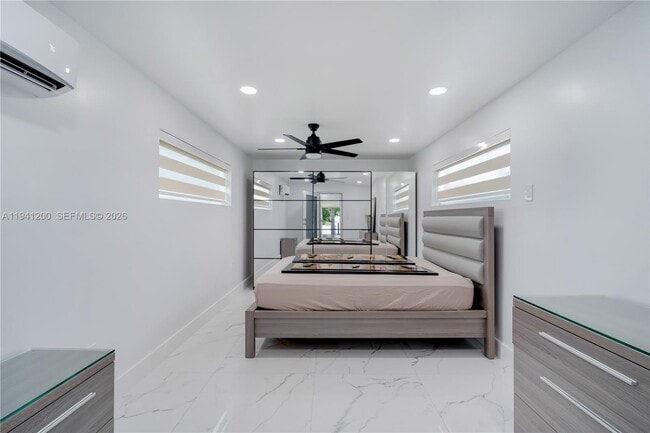 Building Photo - 1931 SW 22nd Ave