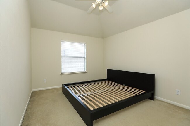 Building Photo - 6523 Trenton Lake Ln