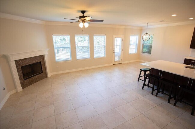 Building Photo - 9512 Bromsgrove Dr