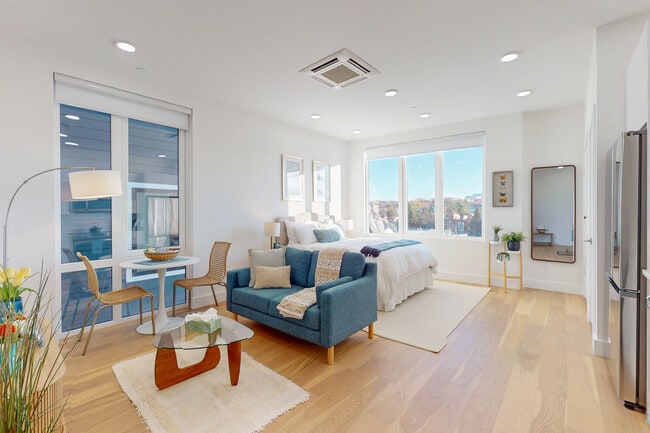 Building Photo - 38 Hichborn St