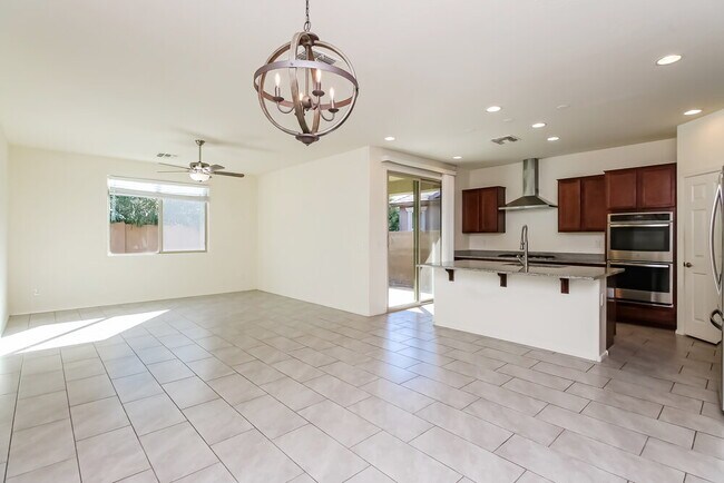 Building Photo - 7847 E Boise St