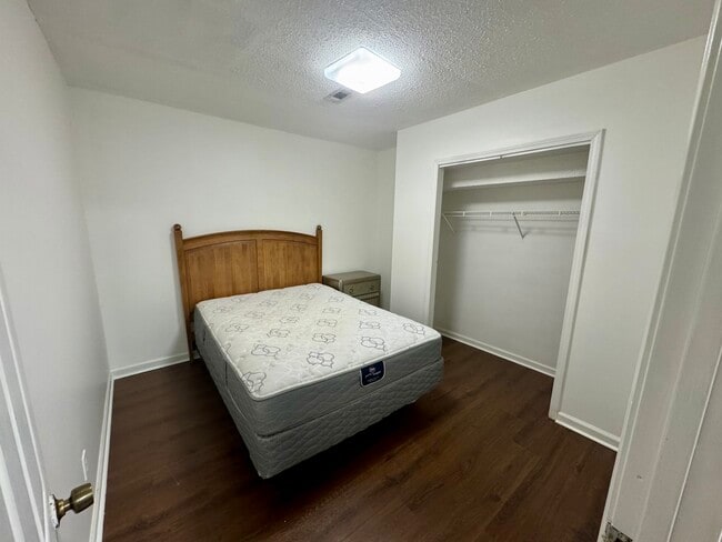 Building Photo - 172 Shallow Ridge Ln NE