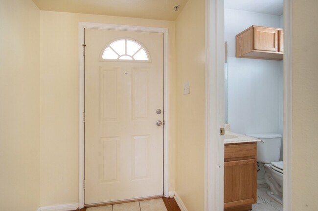 Building Photo - 1257 Lovett St