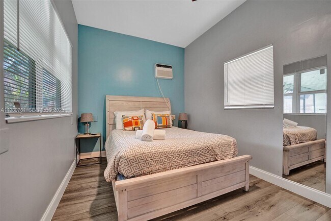 Building Photo - 529 NW 8th St