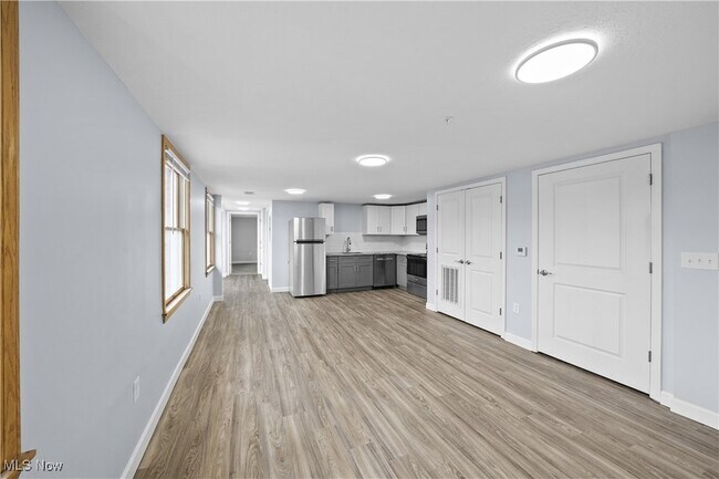 Building Photo - 1735 Merriman Rd