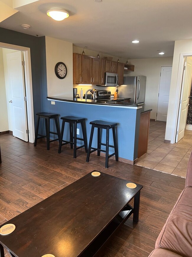 Building Photo - Top-Floor Ocean View Condo Across from the Beach | Furnished 2BR + Central A/C