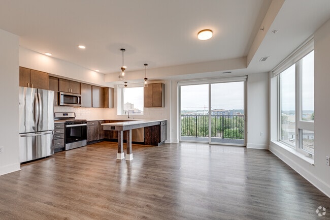 Interior Photo - Cordelle