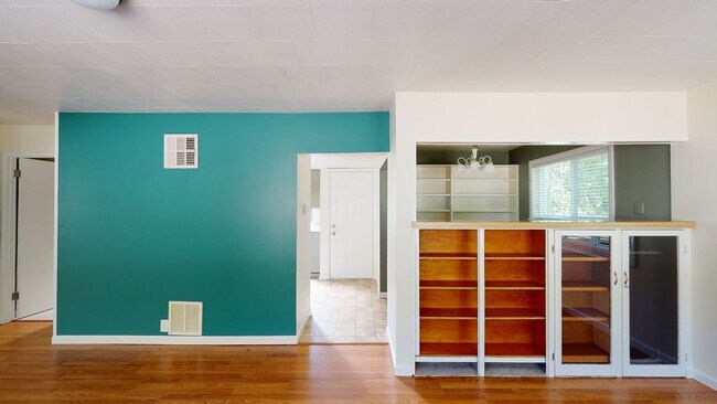 Building Photo - May Valley Road business opportunity available - 2 bedroom 1 bath home with carport & office and ...