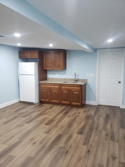 Kitchen - 6001 Cresthill Dr