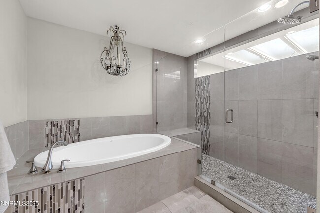 Building Photo - 4953 Lakeridge Terrace W