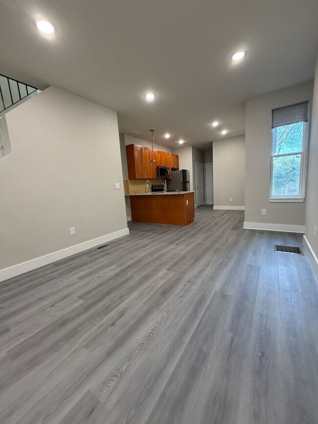 Building Photo - ??? NEWLY RENOVATED 3 BEDROOMS & 2.5 BATH HOUSE LOCATED IN HADDINGTON