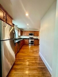 Building Photo - 253 Brown St