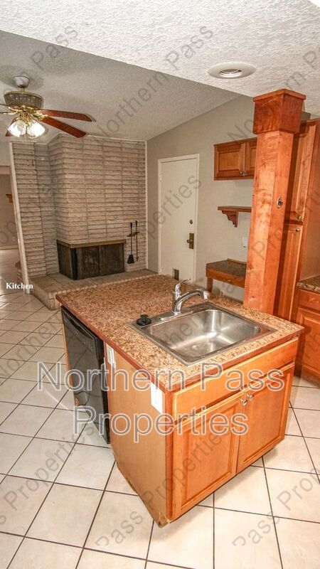 Building Photo - 244 Mardi Gras Dr