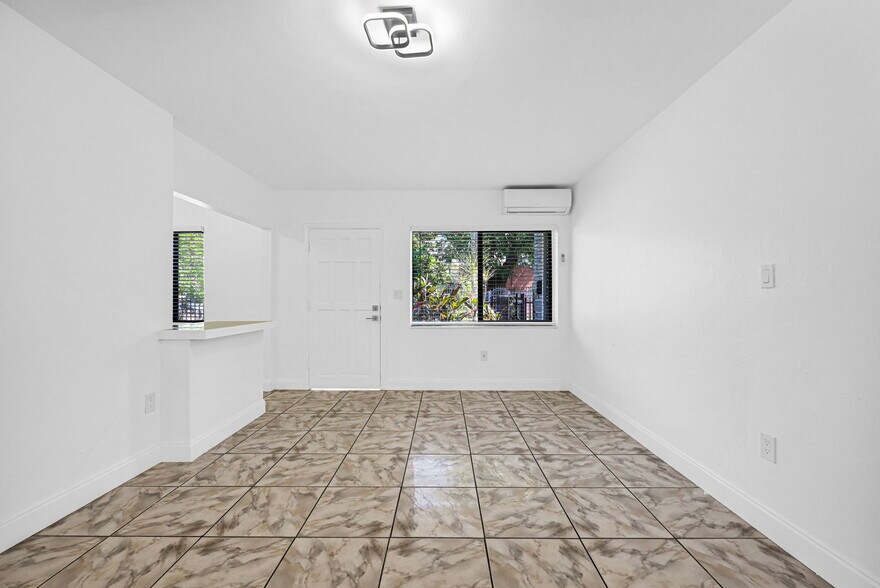 Building Photo - 6432 NE 1st Ct