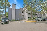 Building Photo - $1,900.00 - 2 Bedroom, 1 Bathroom, Condo i...