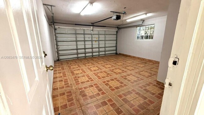 Building Photo - 10620 SW 146th Ct