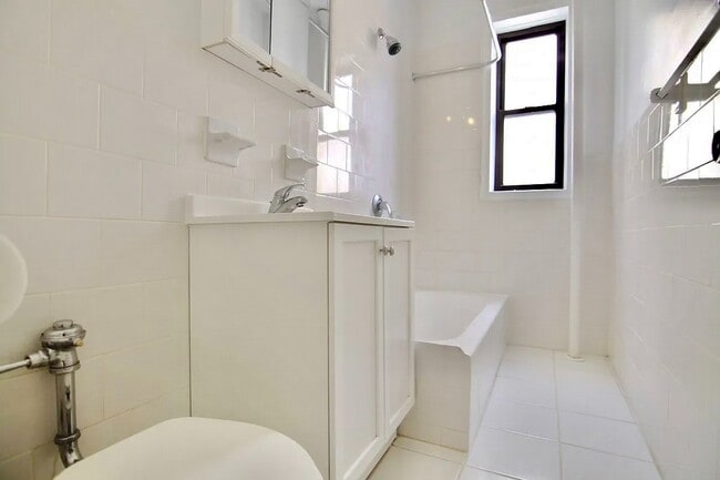 Floorplan - 213 Bennett Avenue