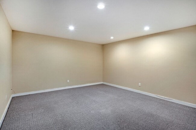 Building Photo - 468 Josephine St