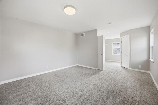 Building Photo - 6901 Bryn Mawr Dr