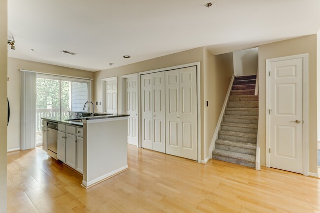 Building Photo - 501 Olmsted Park Pl