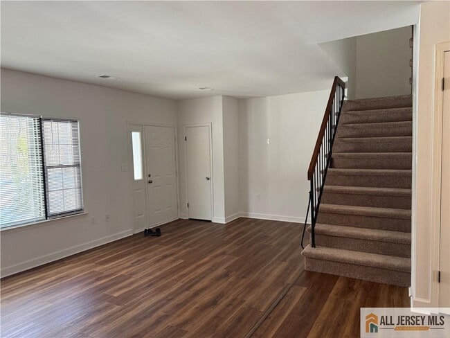 Building Photo - 123 Aspen Dr