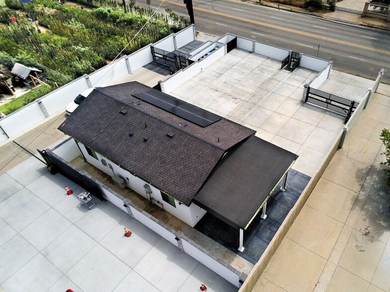 Building Photo - 13310 Glenoaks Blvd