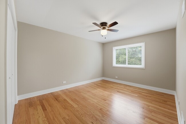 Building Photo - 4452 Burgundy Pl