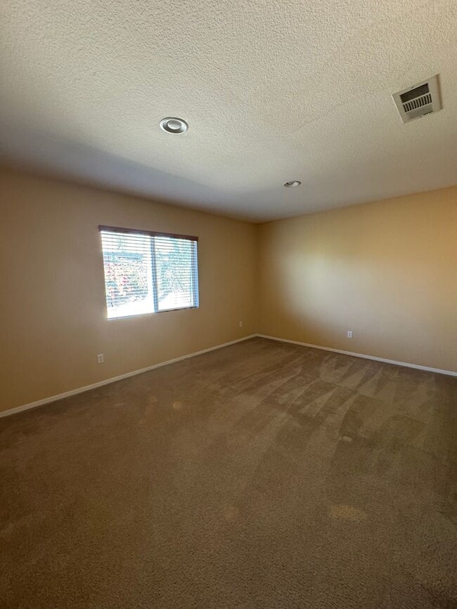 Building Photo - MOVE-IN SPECIAL!! Welcome to Your New Home In Winchester