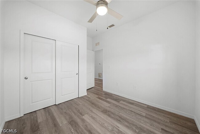 Building Photo - 26481 Sandhill Blvd