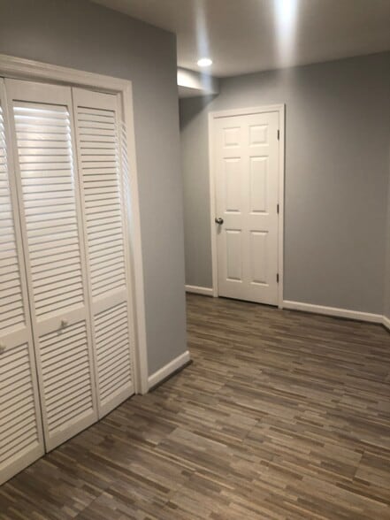Building Photo - 4306 Elmwood Dr