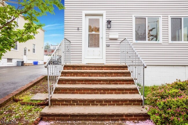 Primary Photo - 58 Newark Pl