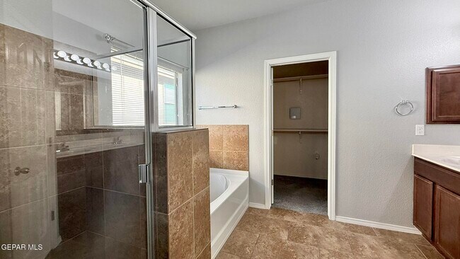 Building Photo - 13139 Saker Dr