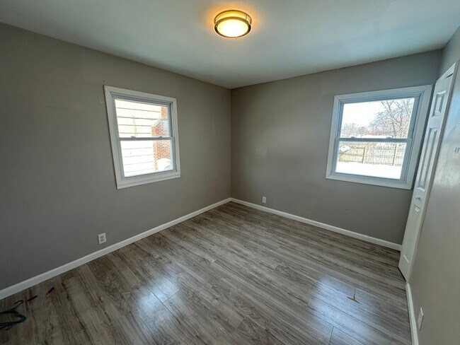 Building Photo - 181 Gibson St