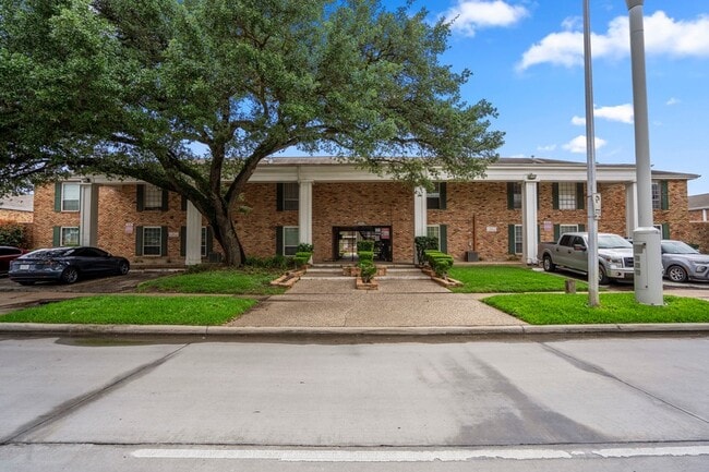 Building Photo - 5343 Richmond Ave.