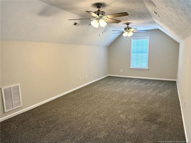 Building Photo - 604 Raven Pl