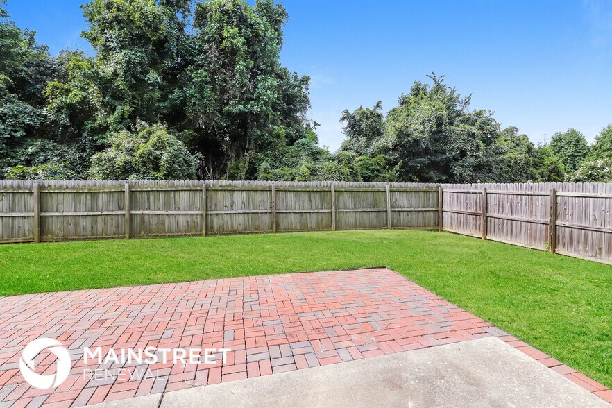 Building Photo - 706 Townsend Farm Dr