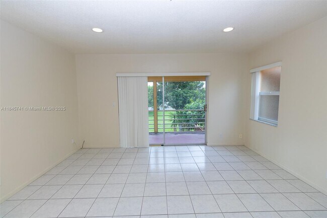 Building Photo - 8900 NW 38th Dr